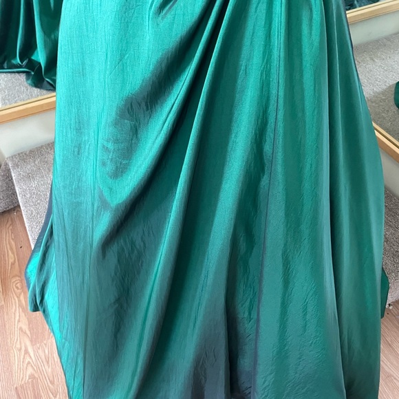 Green Formal Gown by BLUSH with Multi colored stones Size 8 WSL FREE SHIRT - Picture 3 of 11